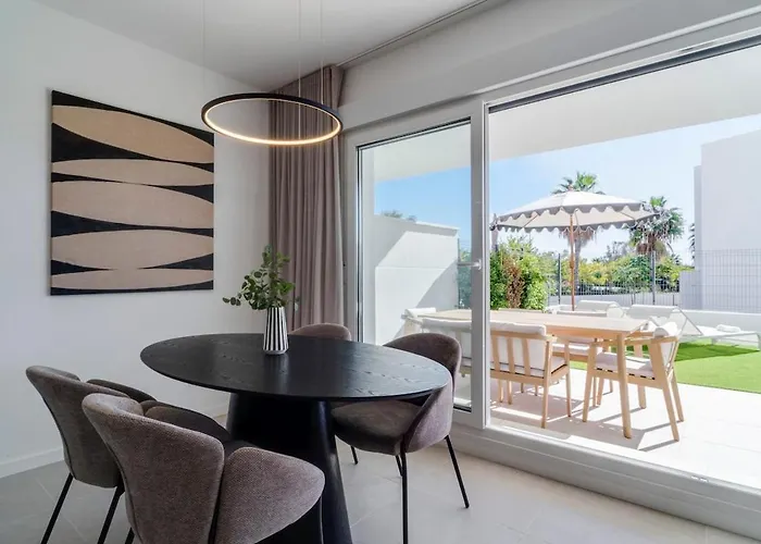 Апартаменти Weforyou Luxury Garden In Acqua Gardens Естепона